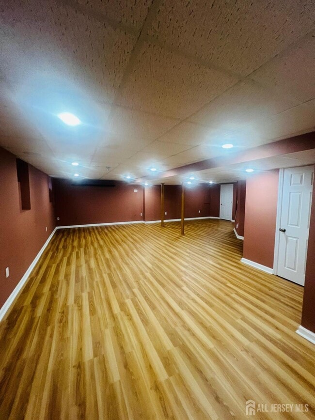 Building Photo - 704 Heron Ct