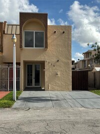Building Photo - 1115 W 38th Terrace