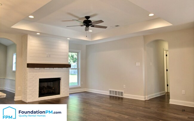 Building Photo - 1155 Brado Dr