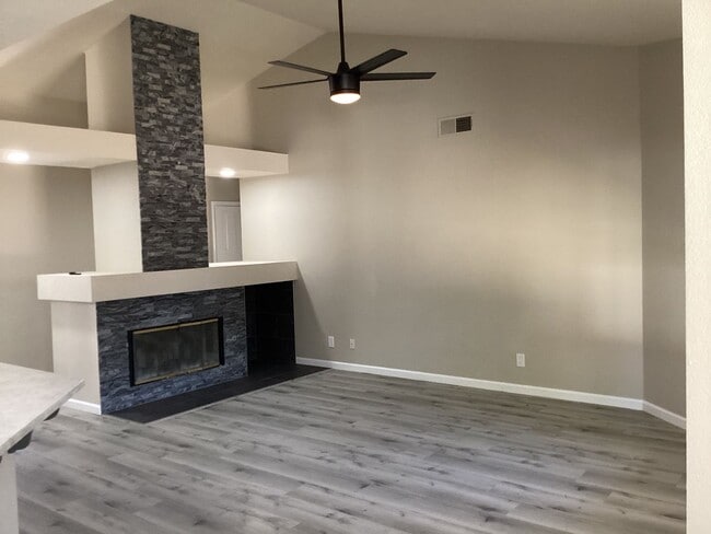 Building Photo - Spacious 4-Bedroom Home in a Desirable Yuba City Neighborhood