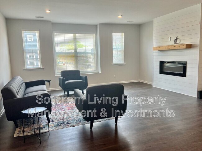 Building Photo - 6985 Waterstone Dr