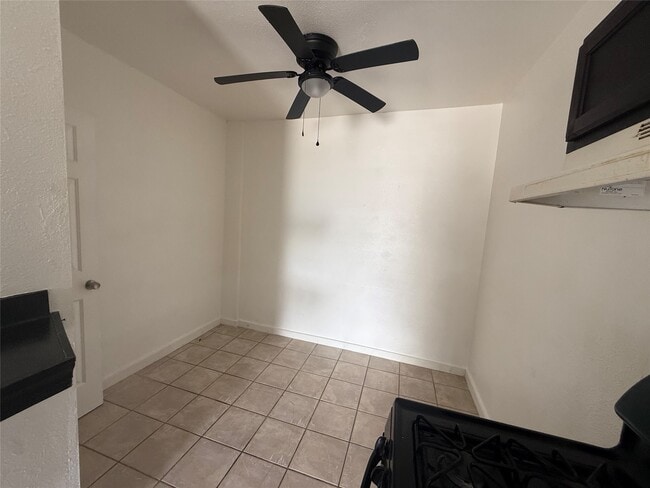 Building Photo - 938 Zoe St