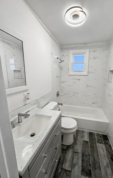 Building Photo - 17716 Leslie Rd