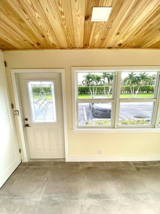 Building Photo - 195 Flanders Dr