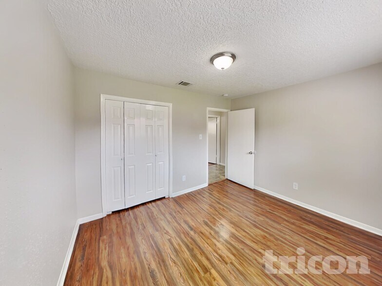 Building Photo - 16710 Forthbridge Ct