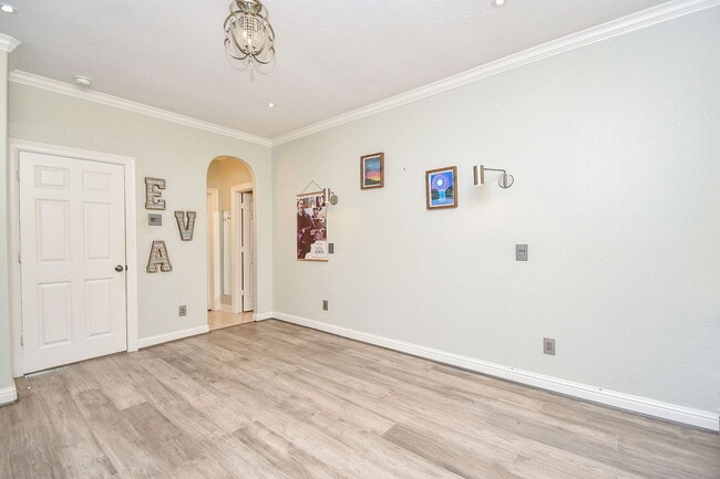 Building Photo - 7106 Habersham Ave