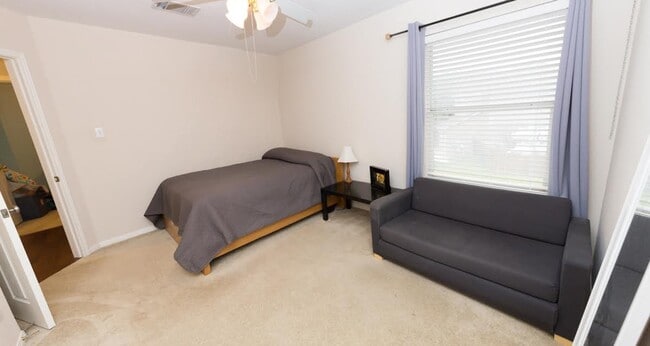Building Photo - 1801 Dapplegrey Ln