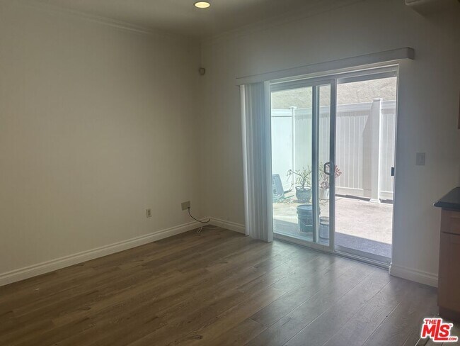 Building Photo - 2307 Mira Vista Ave