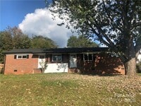 Building Photo - 851 Crestway Dr