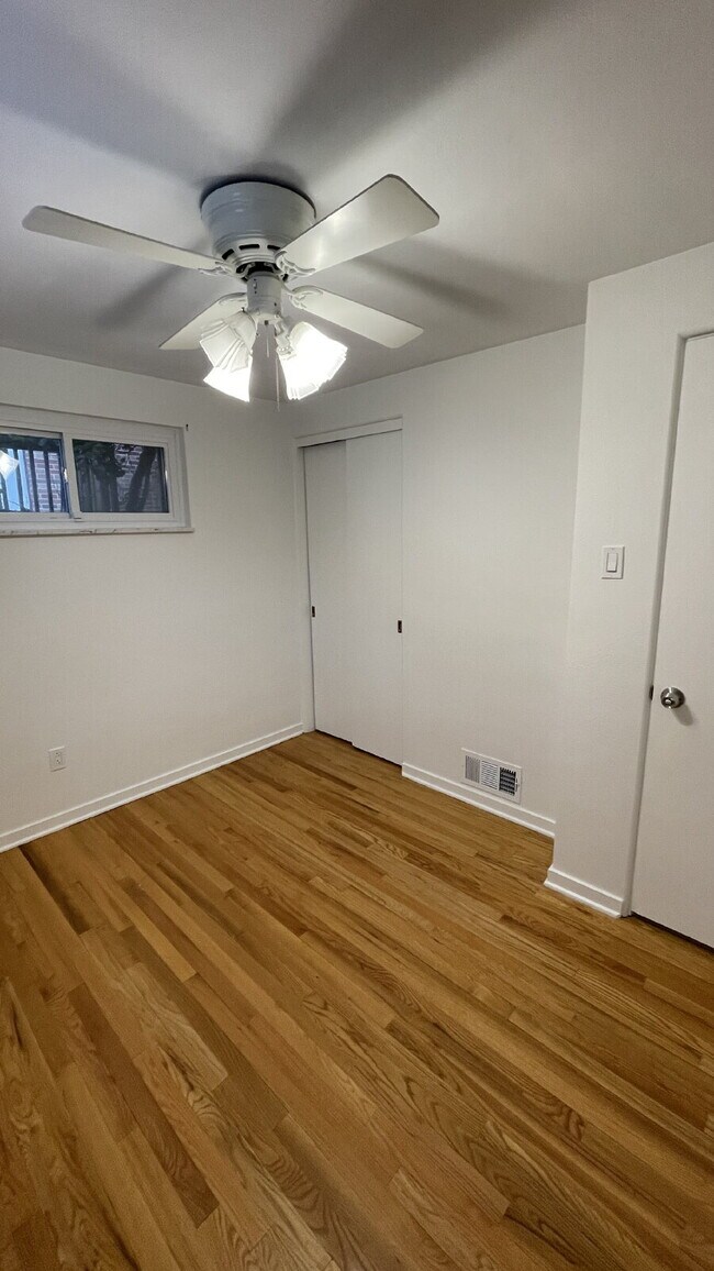 Building Photo - Charming 3 bed, 2 bath with finished basement!