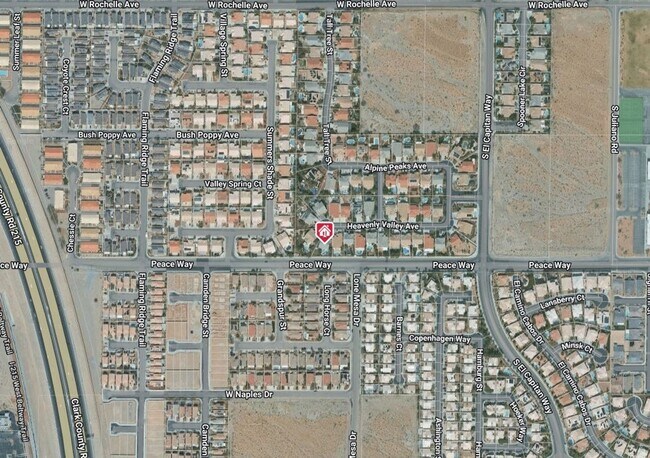 Building Photo - Entertainers Delight with minutes of shopping and restaurants