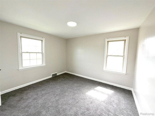 Building Photo - 11375 Roxbury St