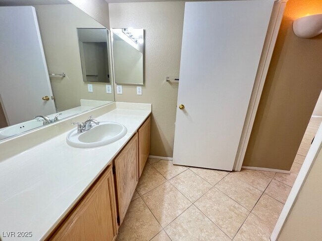 Building Photo - 1901 Rio Canyon Ct