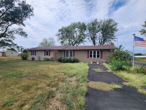 Front - 1204 Prairie View Rd