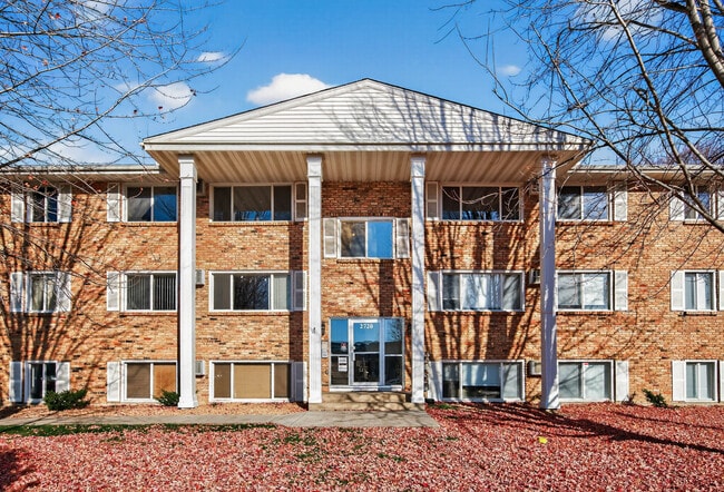 Building Photo - Rosco Apts-2720