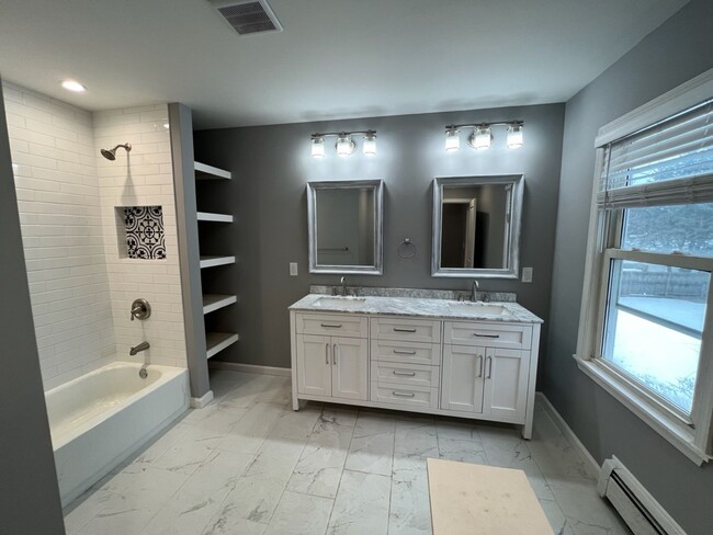 Building Photo - Awesome 3 bedroom 1.5 bath in Lower Macung...