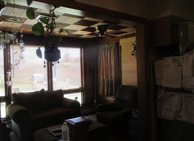 Building Photo - Single Family Lovely Home