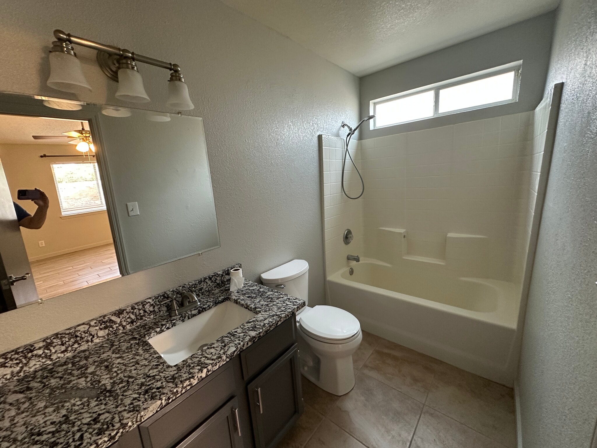Master Bath - 4652 Loma Linda Cir