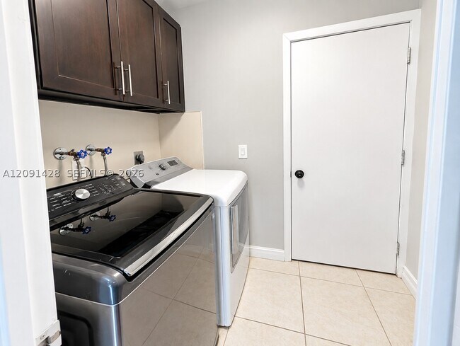 Building Photo - 22344 Palomita Dr