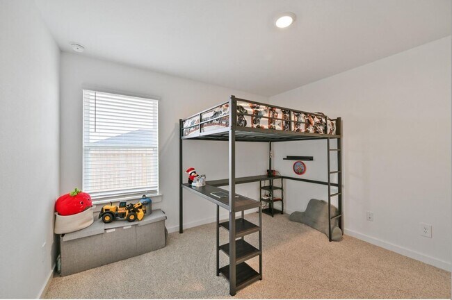 Building Photo - 1139 Hughes Crossing Dr