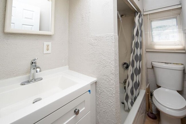 Building Photo - 53 Main St