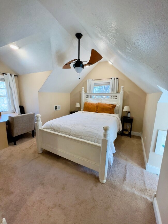 Building Photo - 1218 W 25th St S