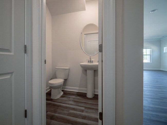 Building Photo - 515 Nixon Rd