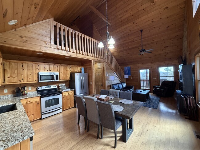 Building Photo - 670 The Wds Rd