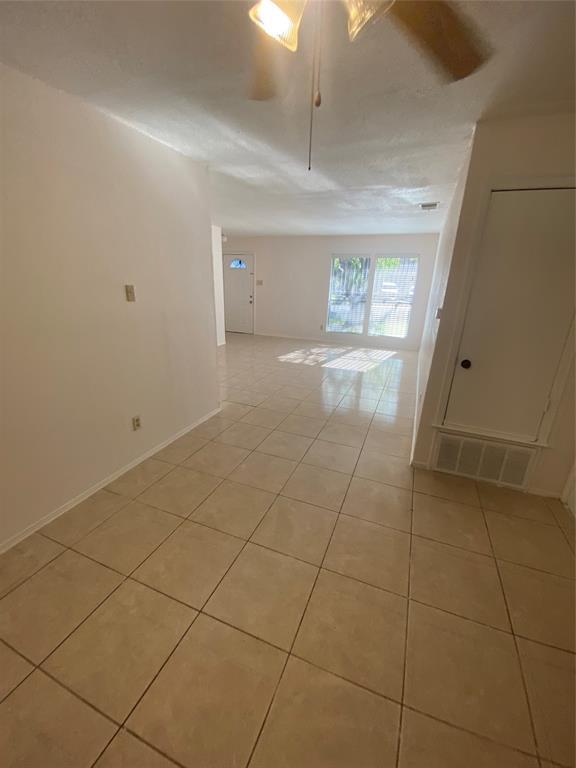 Building Photo - 2402 Dove Springs Dr