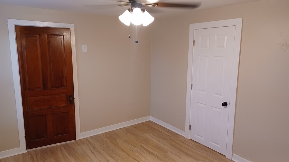 North bedroom - 116 Railroad Ave