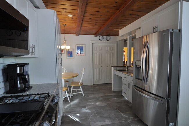 Building Photo - 4 Bedroom Pool Home for Rent in Woodland H...