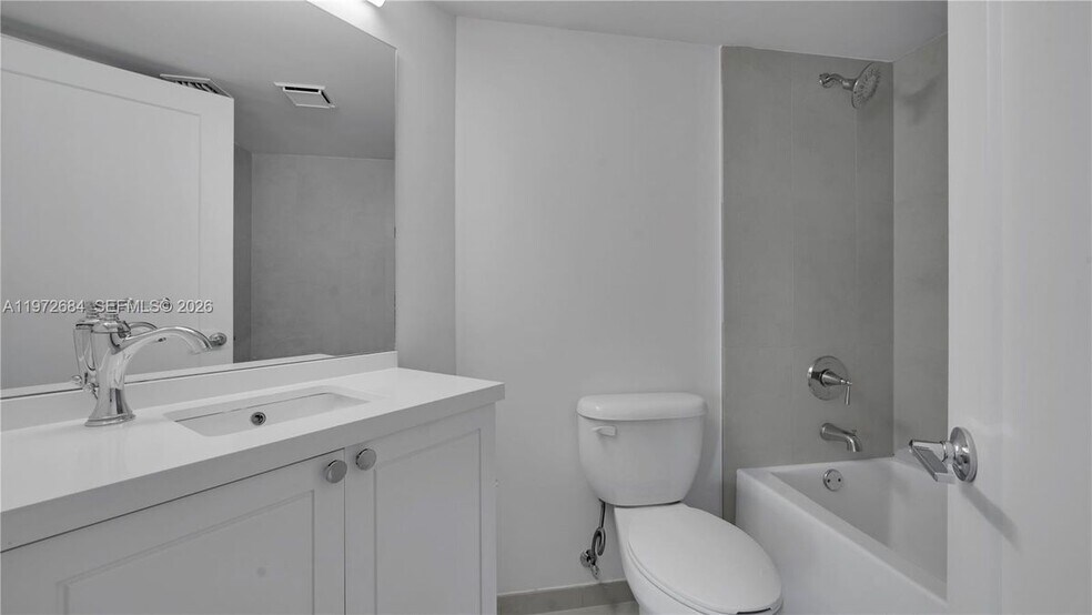 Building Photo - 555 NE 34th St