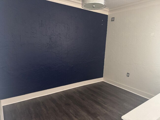 Building Photo - Large Executive Gated Carrollwood Townhome