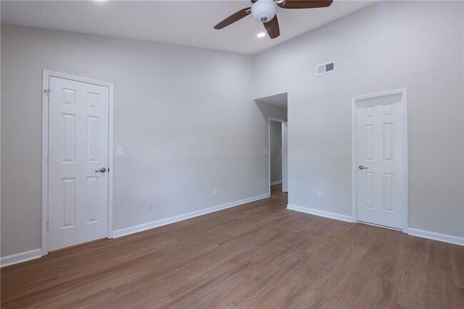 Building Photo - 3994 Elm St