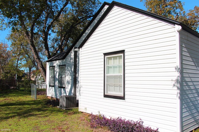 Building Photo - 3 br, 1 bath House - 2112 Ederville Road