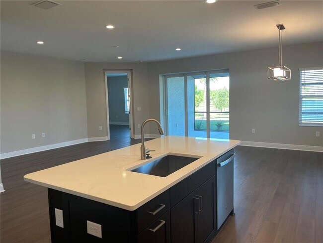 Building Photo - 6408 Wekiwa St