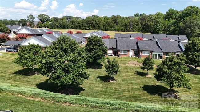 Building Photo - 6299 Pansy Trl