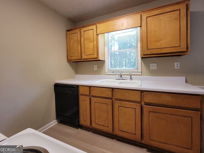 Building Photo - 271 Rutledge Dr