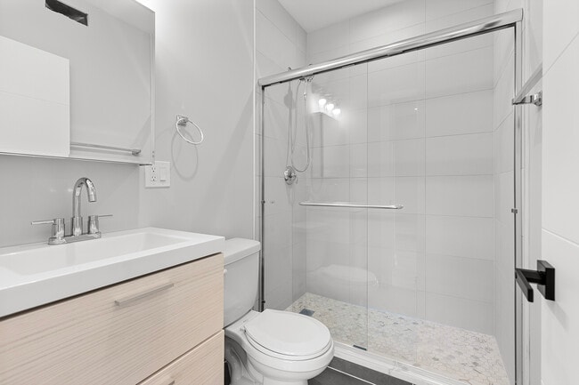 Building Photo - 1548 W Juneway Terrace