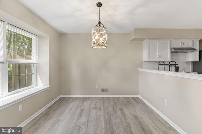 Building Photo - 424 Revere Dr