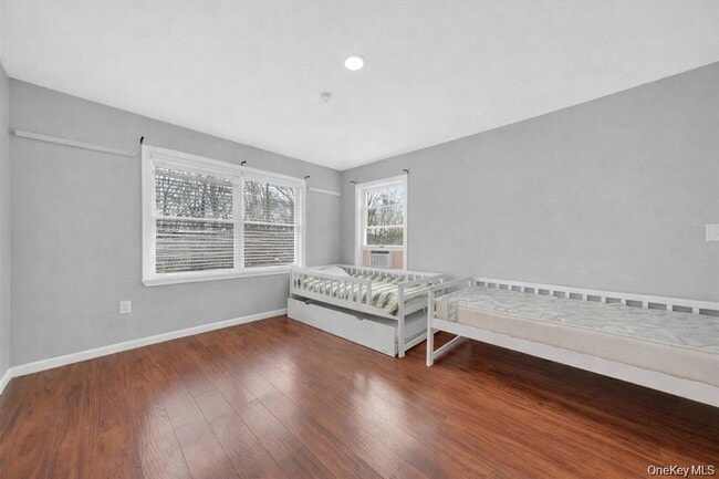 Building Photo - 155 Roselawn Rd