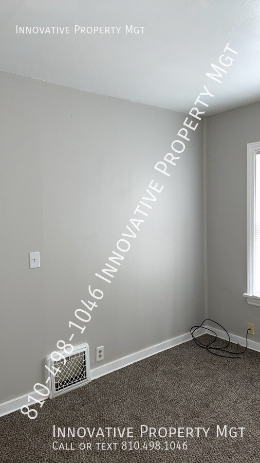 Building Photo - 1012 Farnum Ave