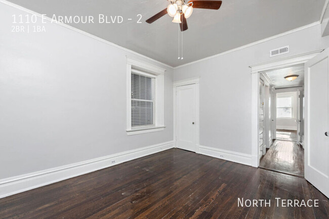 Building Photo - Big, Dreamy, VINTAGE 2BR Apartment - Near ...