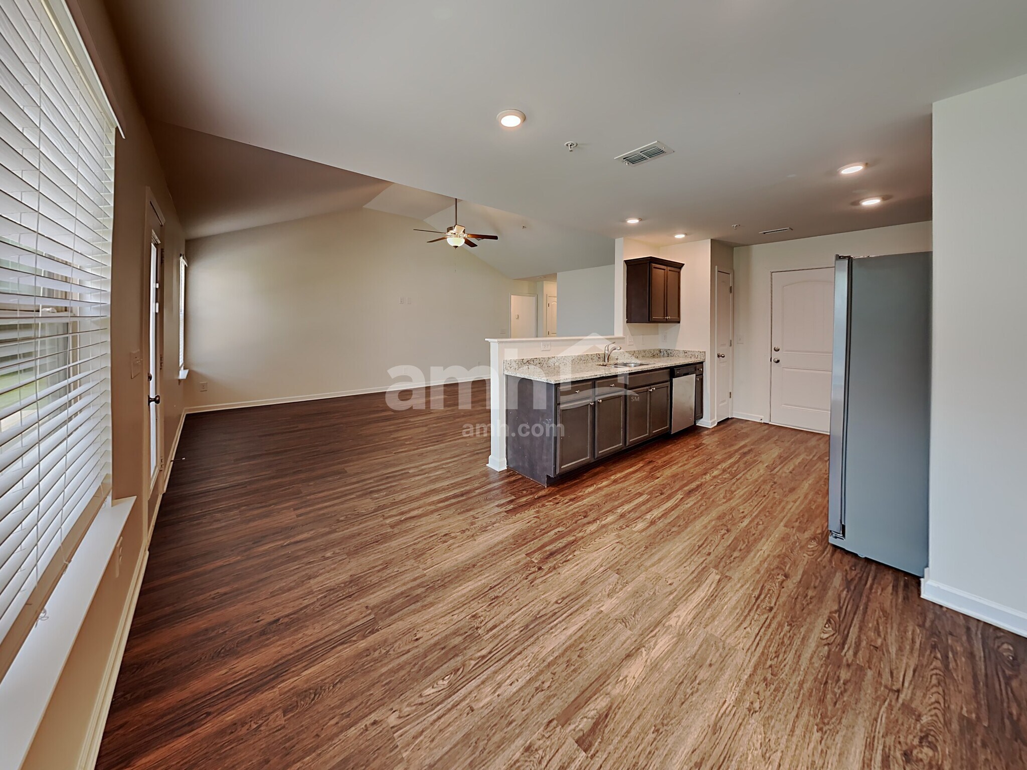 Building Photo - 609 Crooked Creek