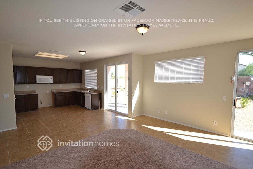 Building Photo - 3608 Russian Olive St