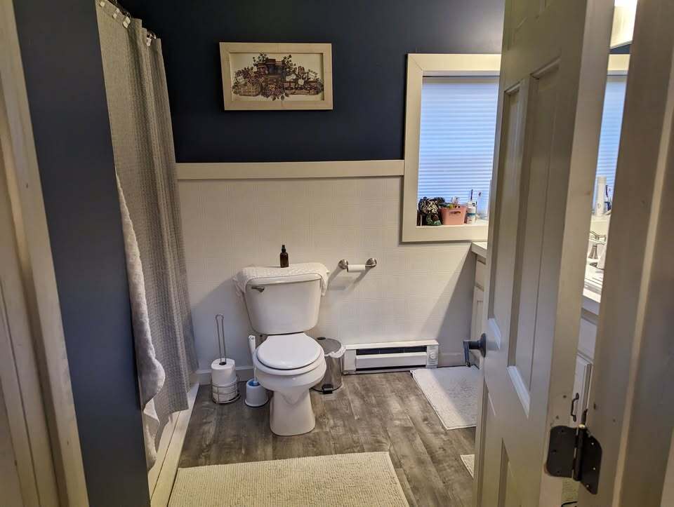 Building Photo - 105 S Main St