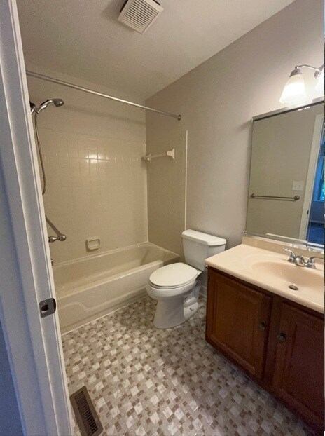 Building Photo - 713 Chimney Hill Ln