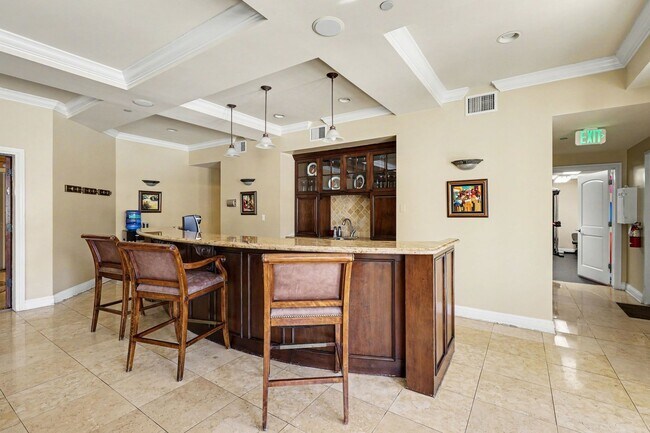 Building Photo - Location and Luxury! 2 Bedroom 2 Bathroom in Cherry Creek!