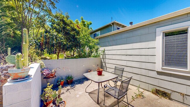 Building Photo - 4560 Sullivan Ct