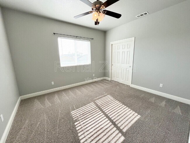 Building Photo - 552 Granada Court